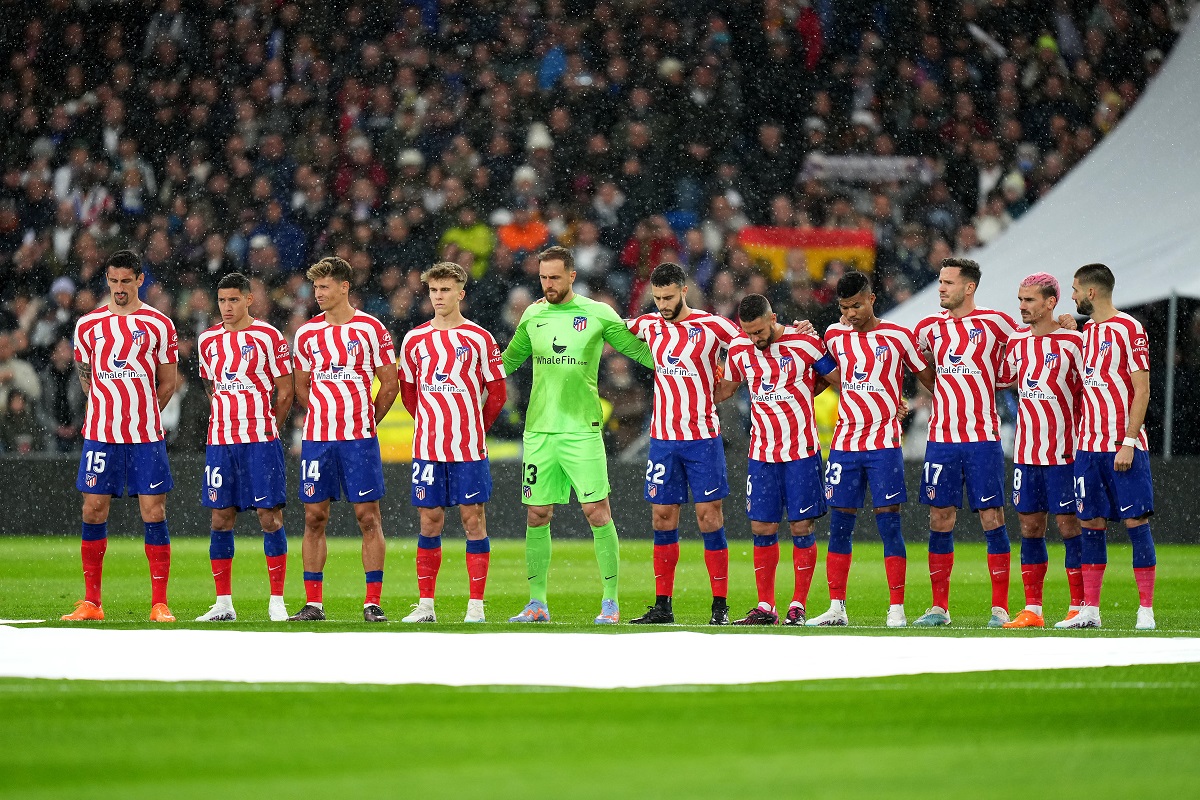El Atlético, formado antes de empezar el partido