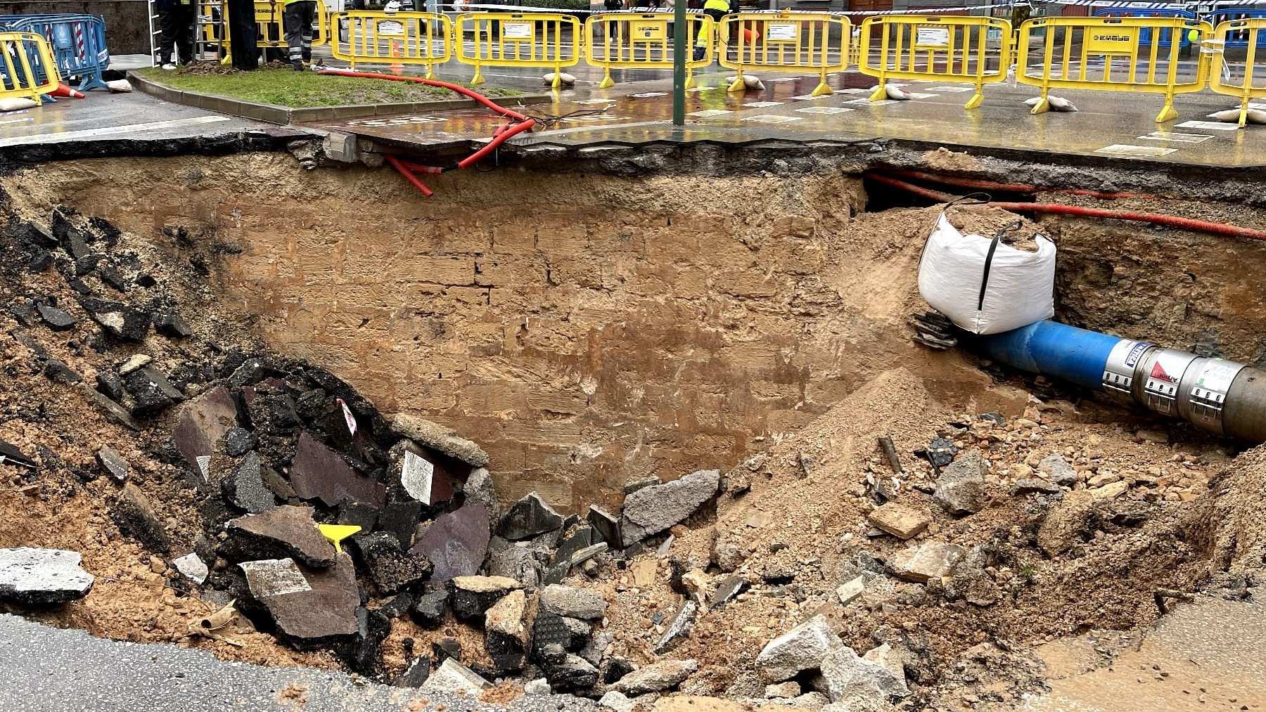 El socavón, con el tramo de la muralla al fondo (1)