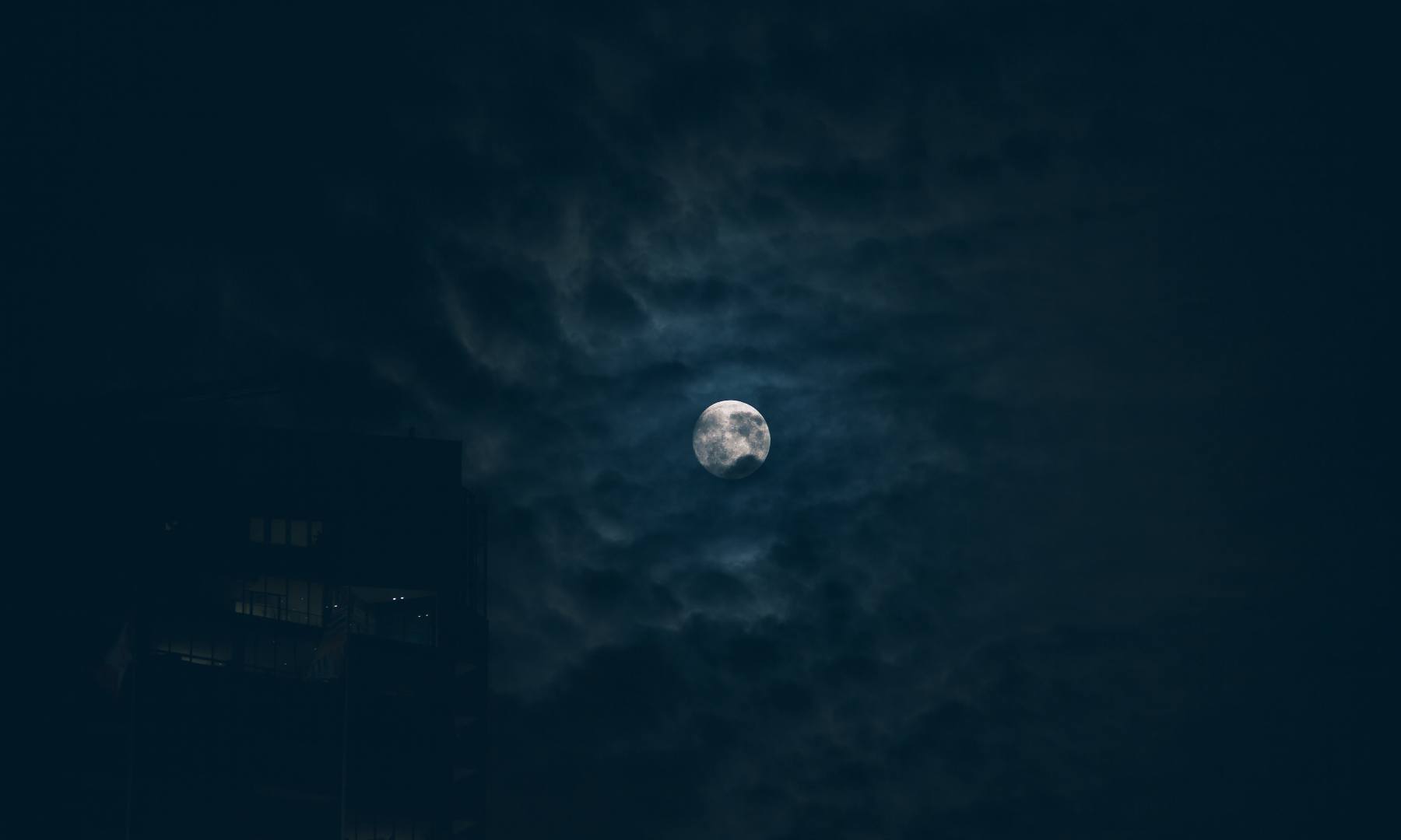 Cómo utilizar la luz de luna llena en fotografía nocturna