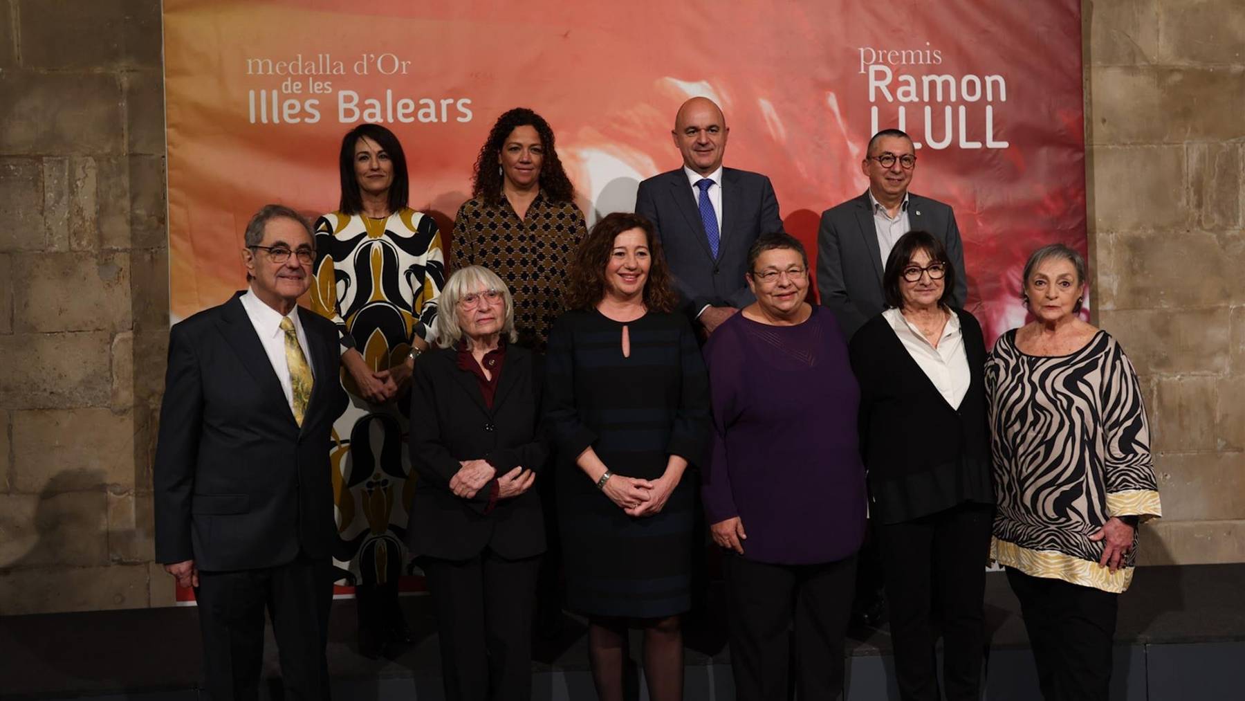 La presidenta del Govern, Francina Armengol, en la entrega de de las Medallas de Oro y los premios Ramon Llull por el Día de Baleares. (Tomás Moyá-Europa Press)