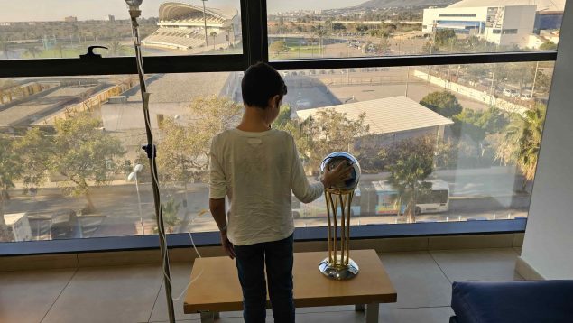 La Copa del Rey de Unicaja Baloncesto presente en el Hospital Quirónsalud Málaga