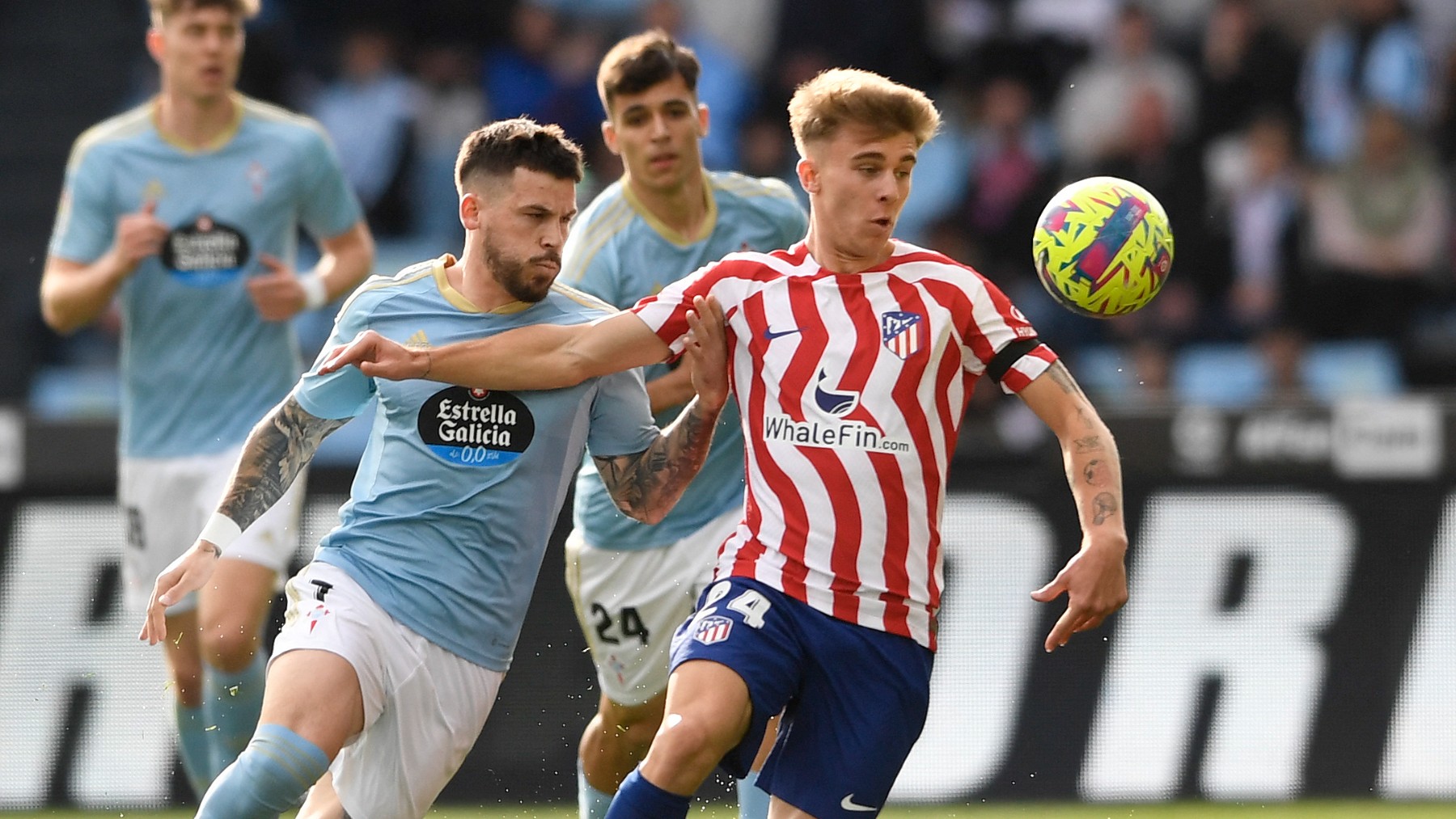 Pablo Barrios, en un partido contra el Celta. (AFP)
