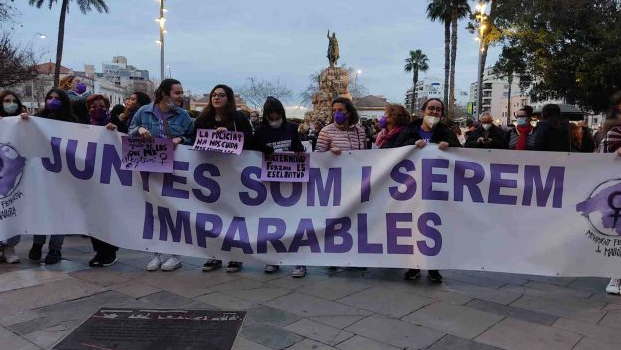 Una pancarta feminista durante la manifestación del 8M del año pasado en Palma.