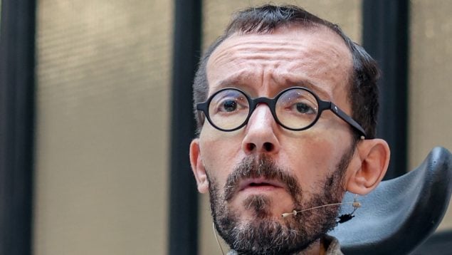 Echenique tilda de «blanqueamiento del fascismo» un acto de políticas de varios partidos