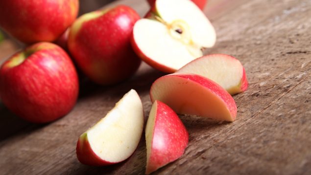 Esta es la hora a la que no debes comer nunca una manzana: los expertos explican el motivo