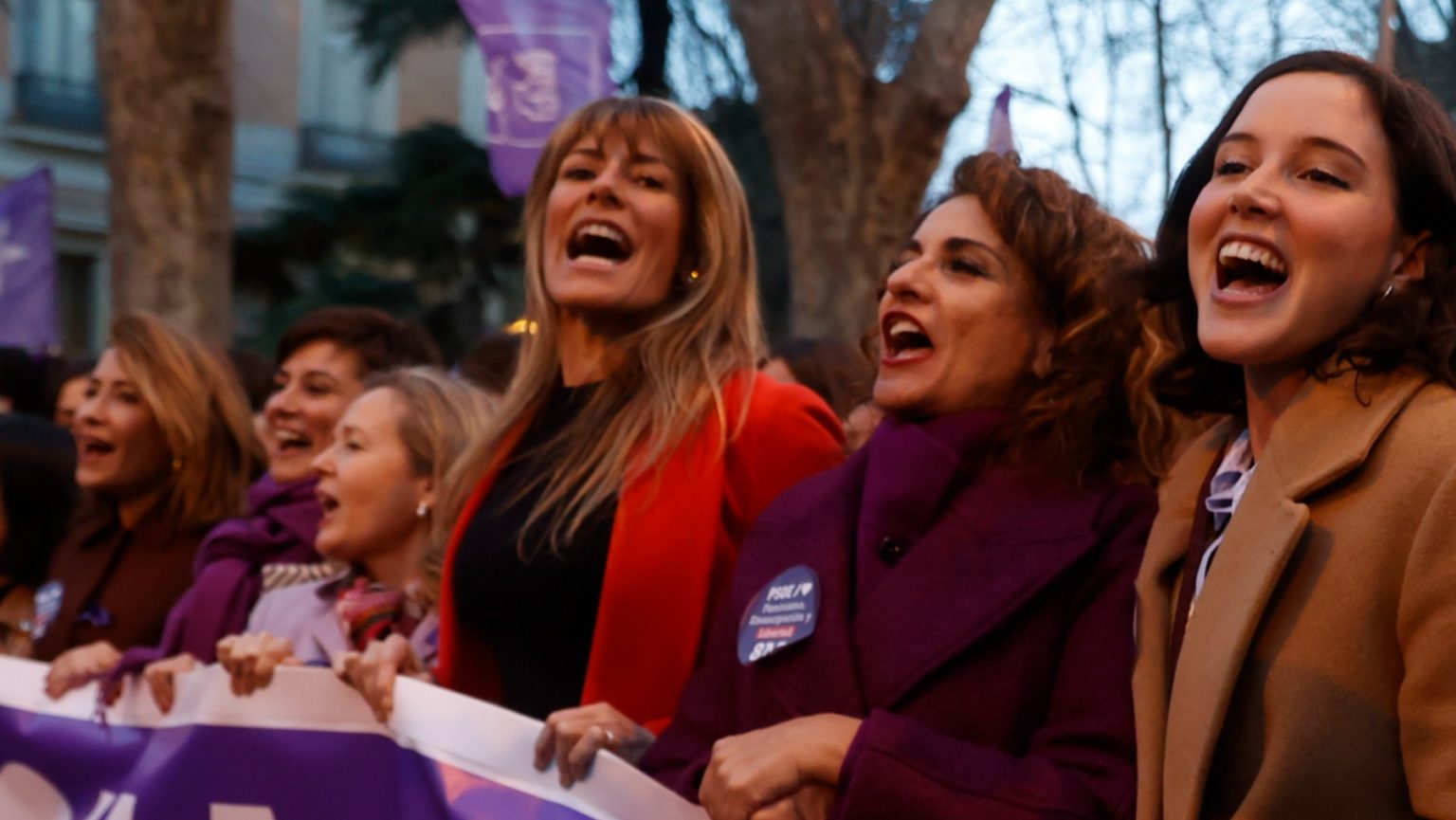 Quién Es Begoña Gómez, La Mujer De Pedro Sánchez: Sus Hijas, A Qué Se ...