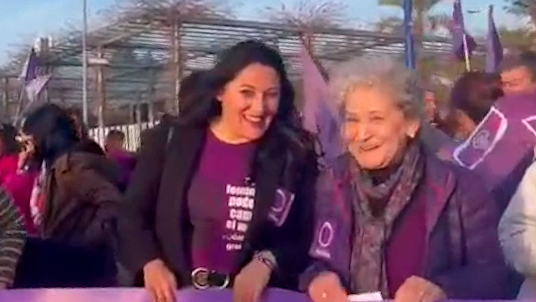 La diputada de Podemos que cobra 53.000 € y se ha escaqueado del Pleno: «Hoy la agenda política es el 8M».