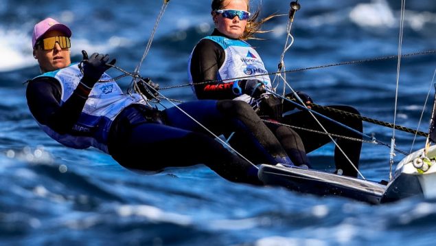 Mujeres Princesa Sofía de vela