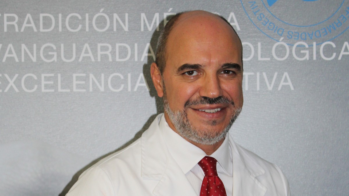 Dr. Domingo Carrera.