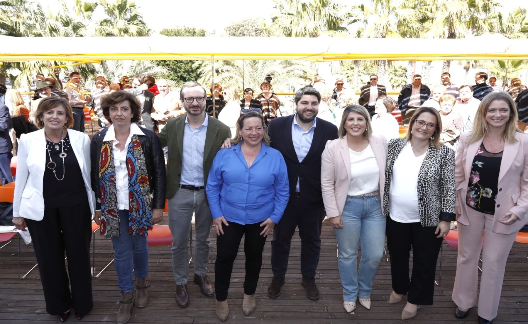 El portavoz del Grupo Parlamentario Popular en el Senado, Javier Maroto, en un acto con mujeres en Cartagena