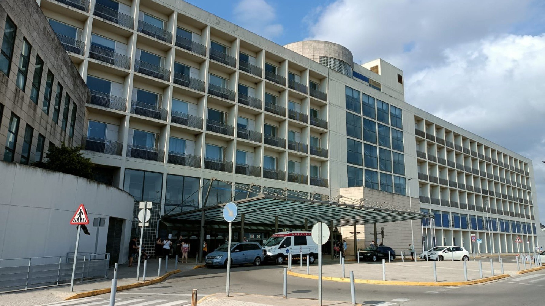 Fachada del hospital de Alcira, en Valencia.