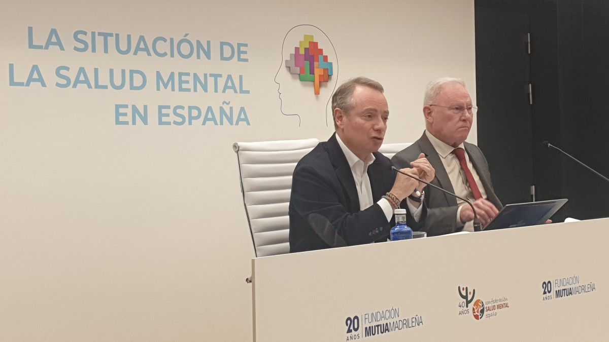 el presidente de la Confederación de Salud Mental España, Nel González, y el director de la Fundación Mutua Madrileña, Lorenzo Cooklin.