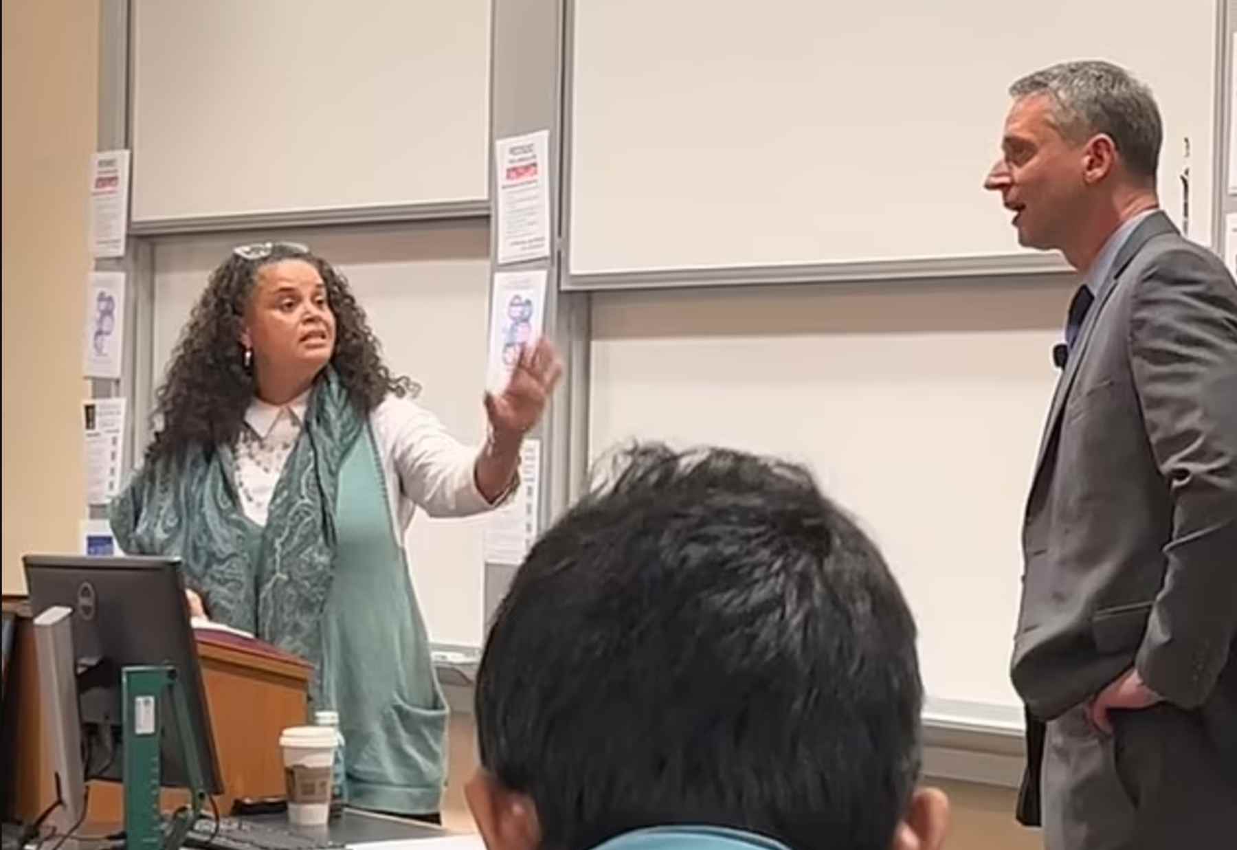 Escrache en Stanford al juez Duncan