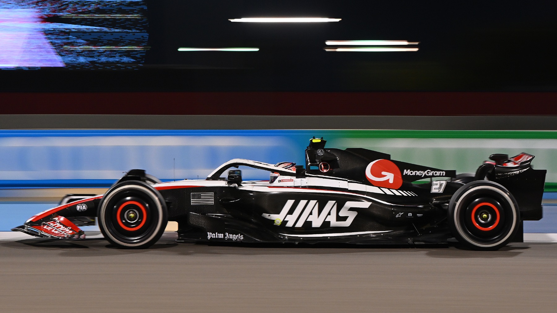 El Haas de Hulkenberg rodando en Bahrein. (Getty)