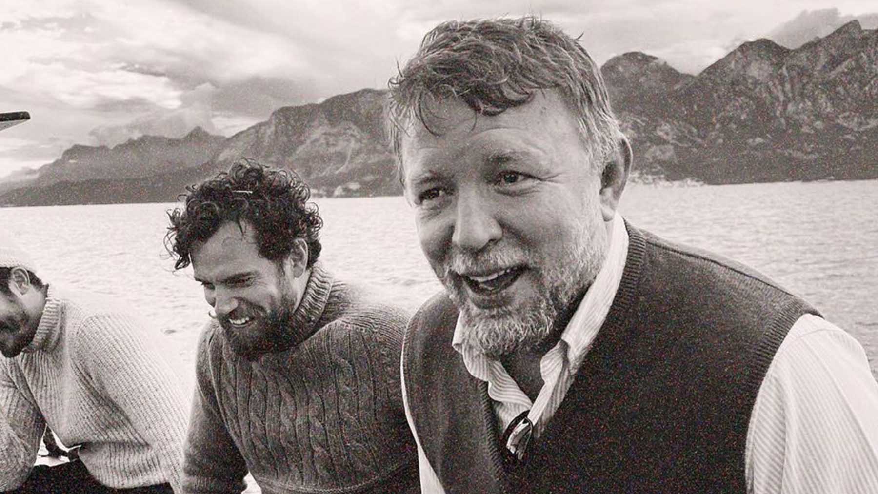 Henry Cavill junto al director Guy Ritchie