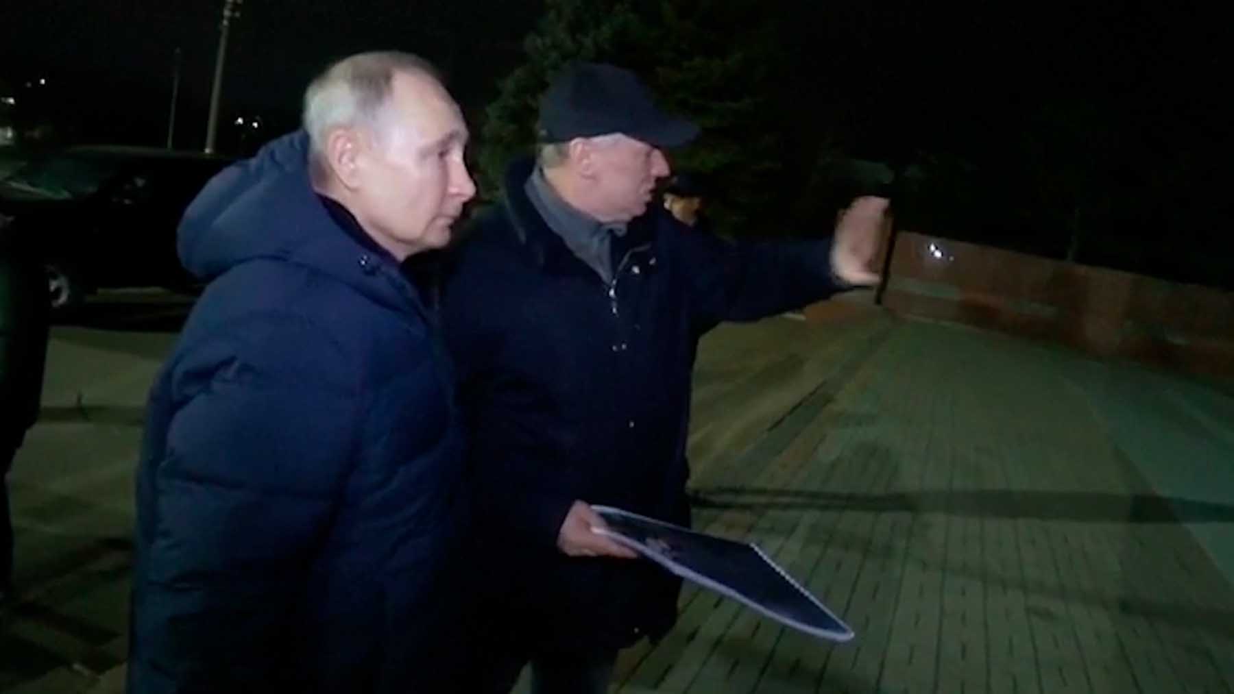 Vladimir Putin en la ciudad ucraniana de Mariúpol