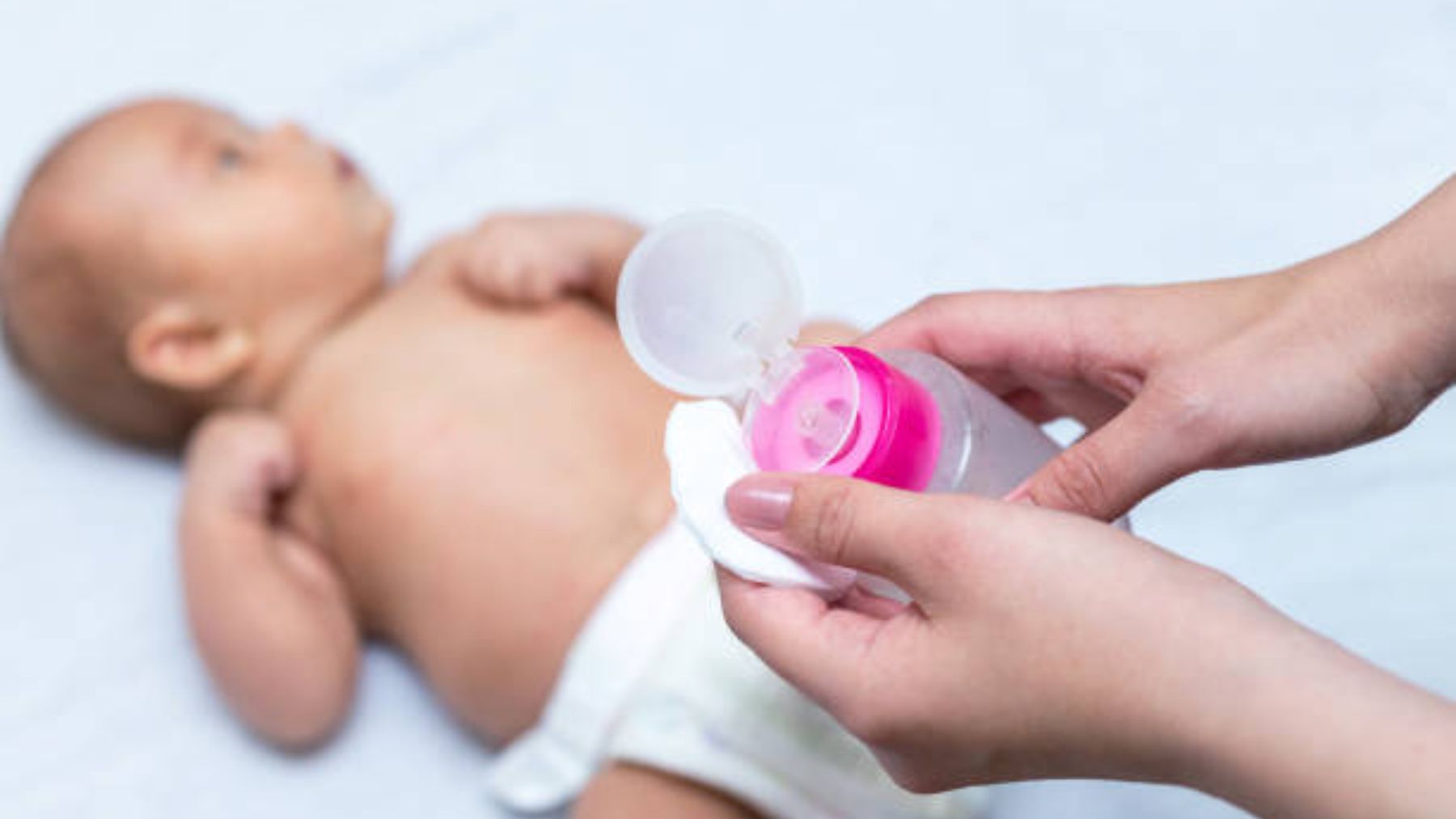 Descubre si el polvo de talco es seguro o no para los bebés