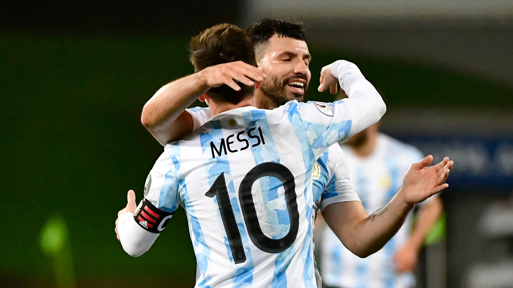 Agüero y Messi en un partido con Argentina. (Getty)
