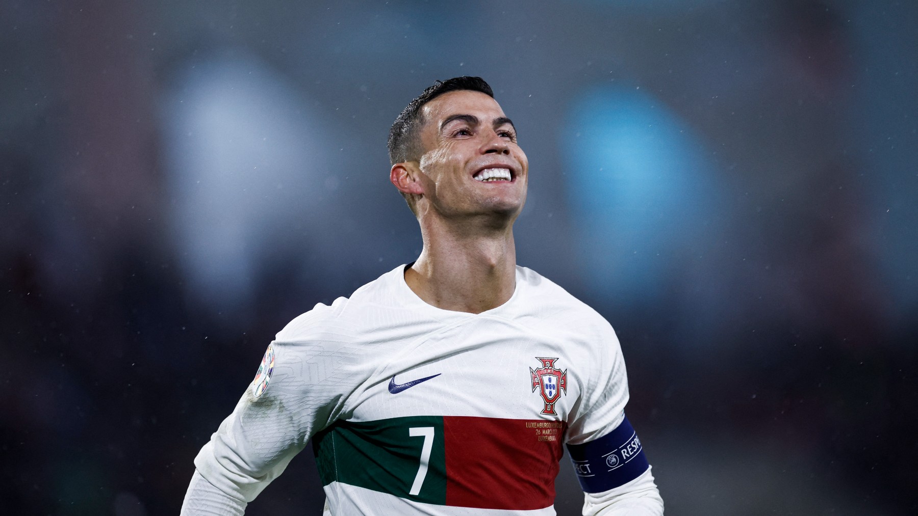 Cristiano Ronaldo feliz tras su doblete ante Luxemburgo. (AFP)