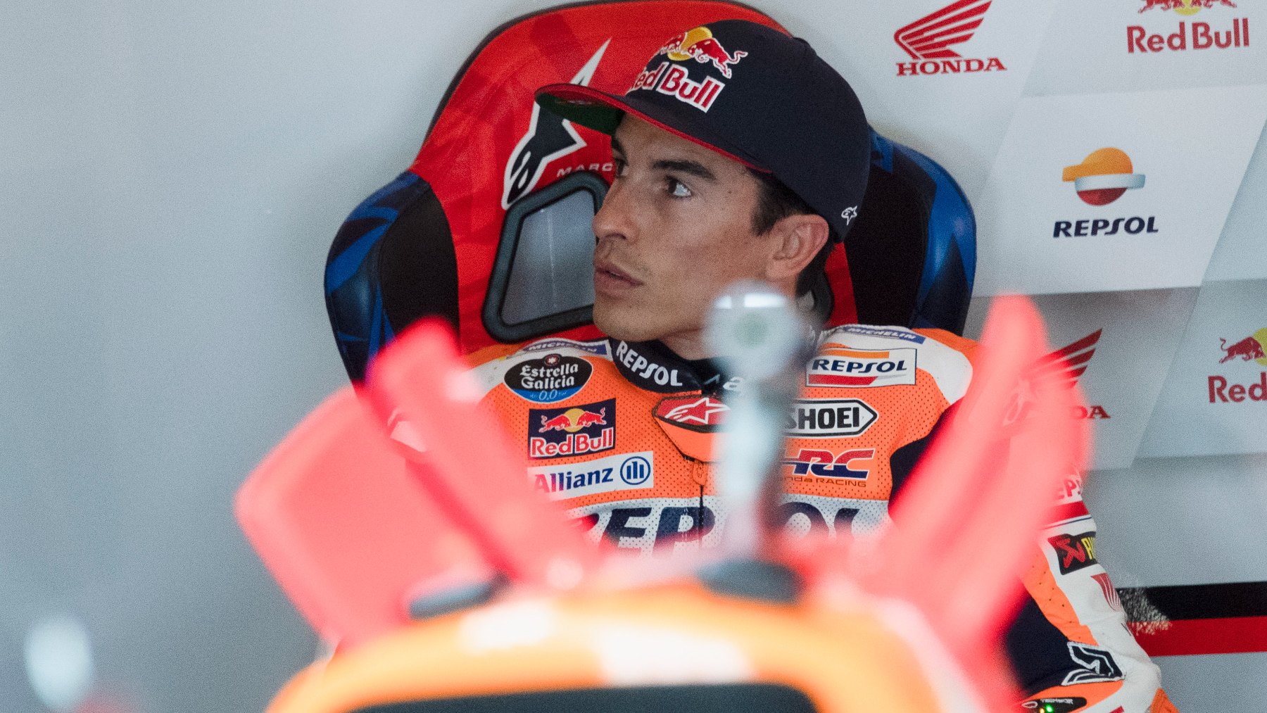 Marc Márquez, en el box durante el GP de Portugal de MotoGP. (Getty)