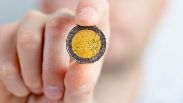 La Policía alerta de la nueva estafa de las monedas de 2 euros: ten cuidado
