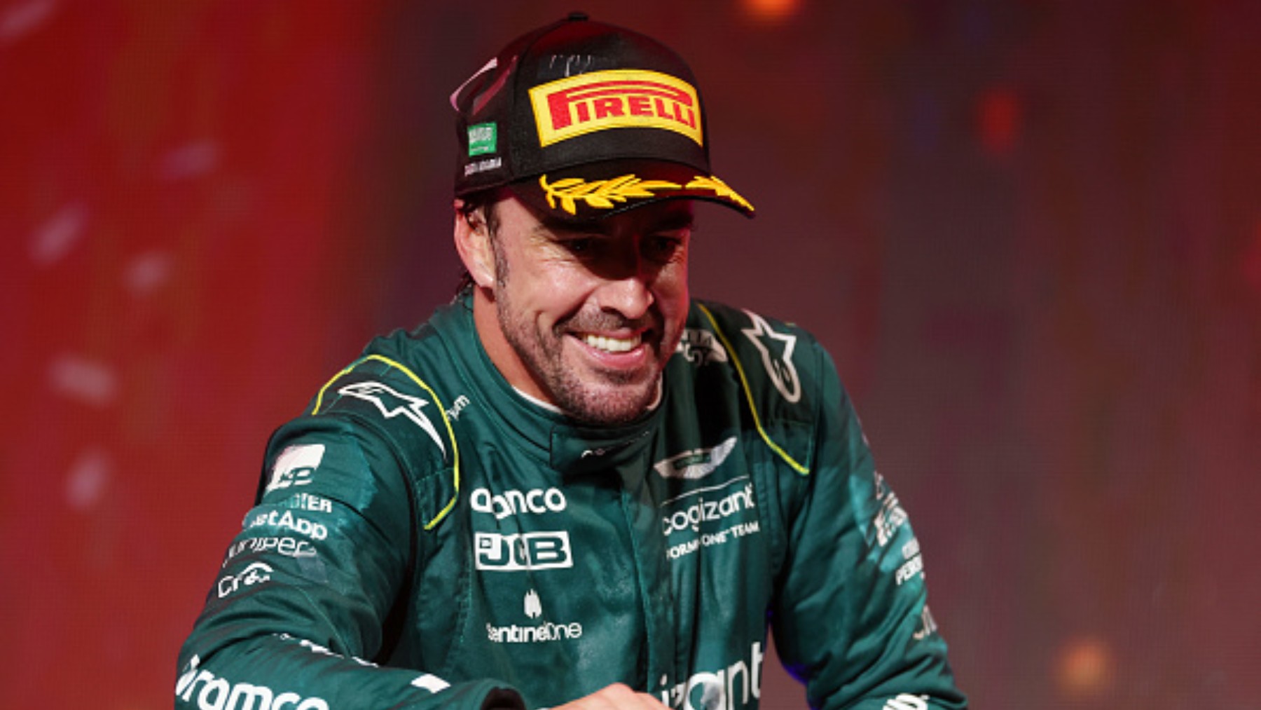 Fernando Alonso en el podio de Arabia Saudí. (Getty)