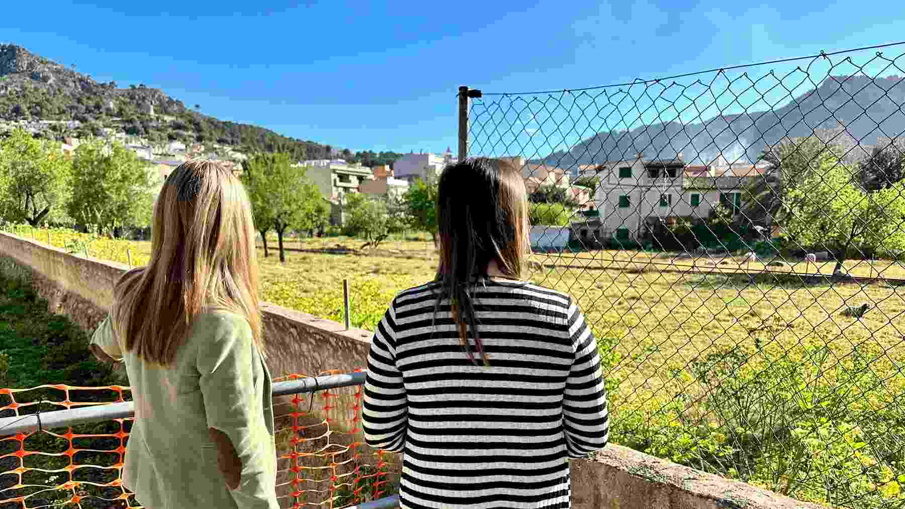 El Ayuntamiento de Andratx compra tres solares para darles uso de aparcamiento.