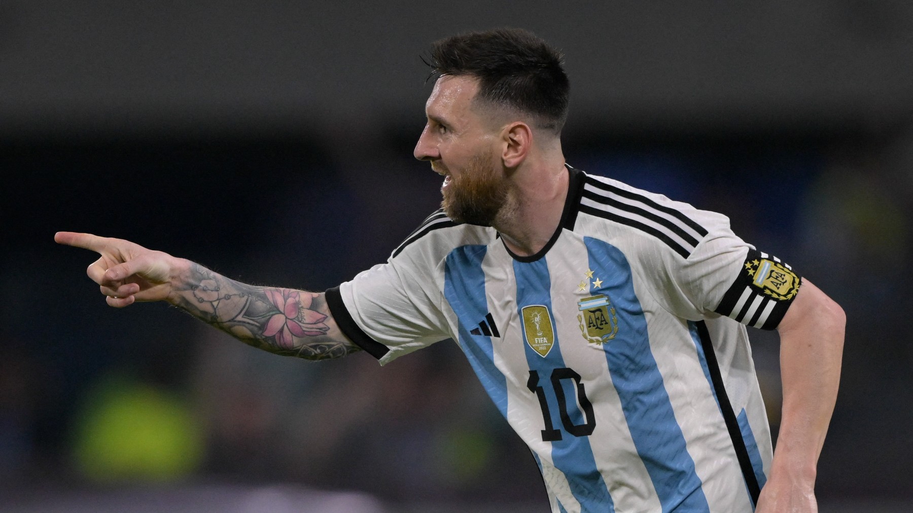 Leo Messi, celebra un gol con Argentina. (AFP)