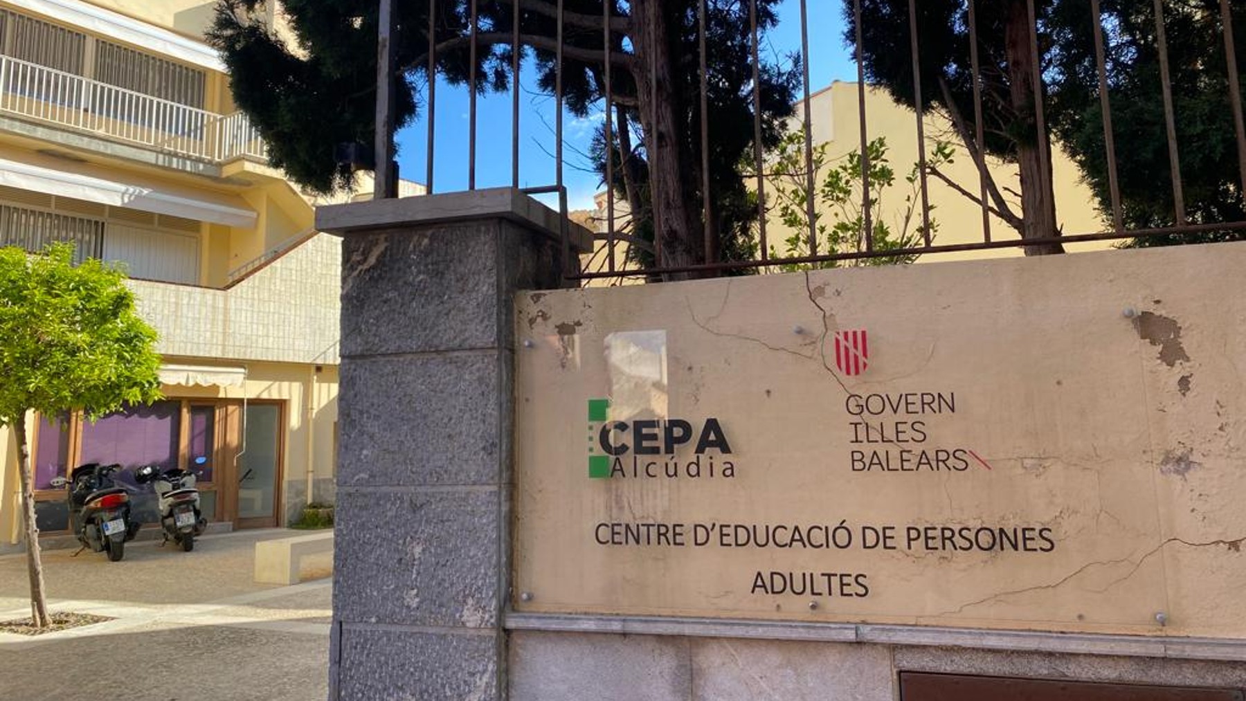 Imagen de la entrada del CEPA Alcudia.