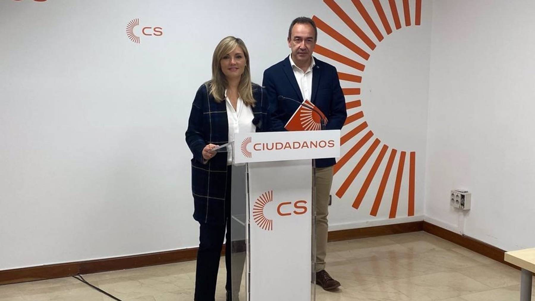 Patricia Guasp junto a Juanma Gómez.