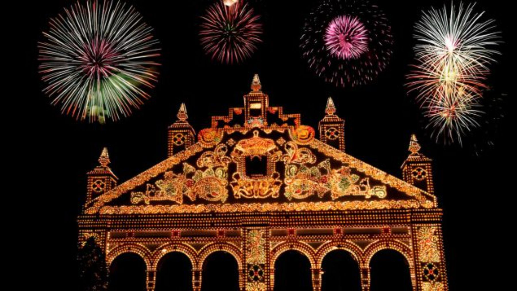 Los mejores sitios para ver los fuegos artificiales de la Feria de Abril de Sevilla 2024.