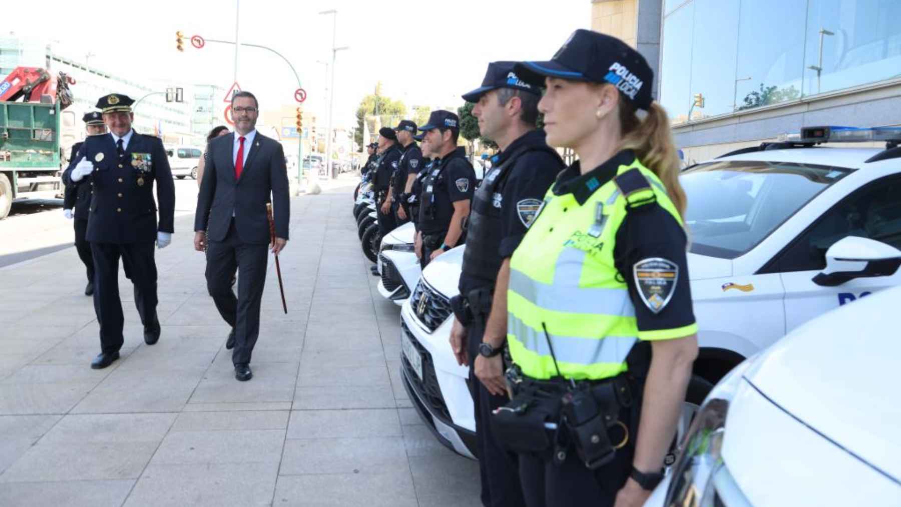 El alcalde socialista de Palma, José Hila, pasa revista a la Policía Local en la pasada Diada del Cuerpo de 2022.