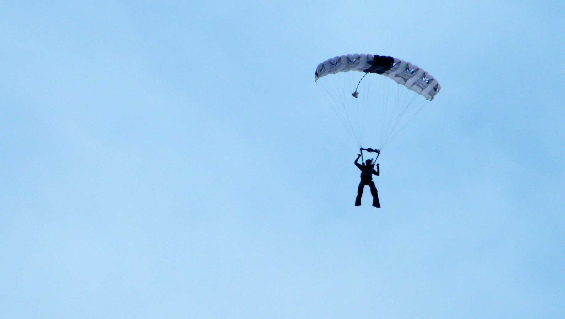 Primer salto en paracaídas