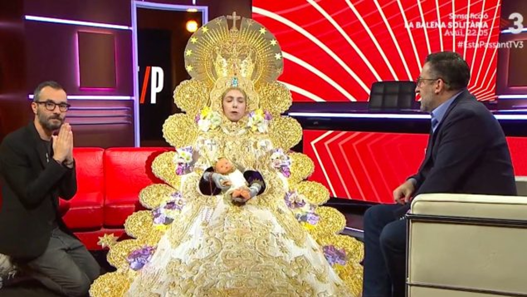 Parodia de los ‘cómicos’ de ‘TV3’ humillando a la Virgen del Rocío.