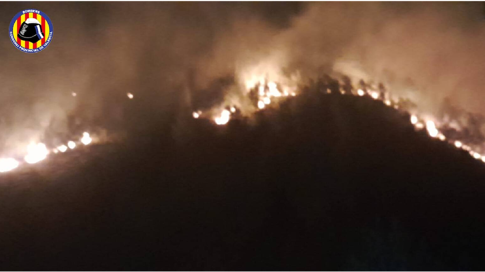 Una imagen del incendio de Genovés en la madrugada de este jueves.