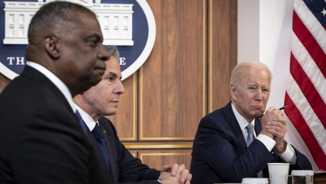 Joe Biden con Anthony Blinken y Lloyd Austin
