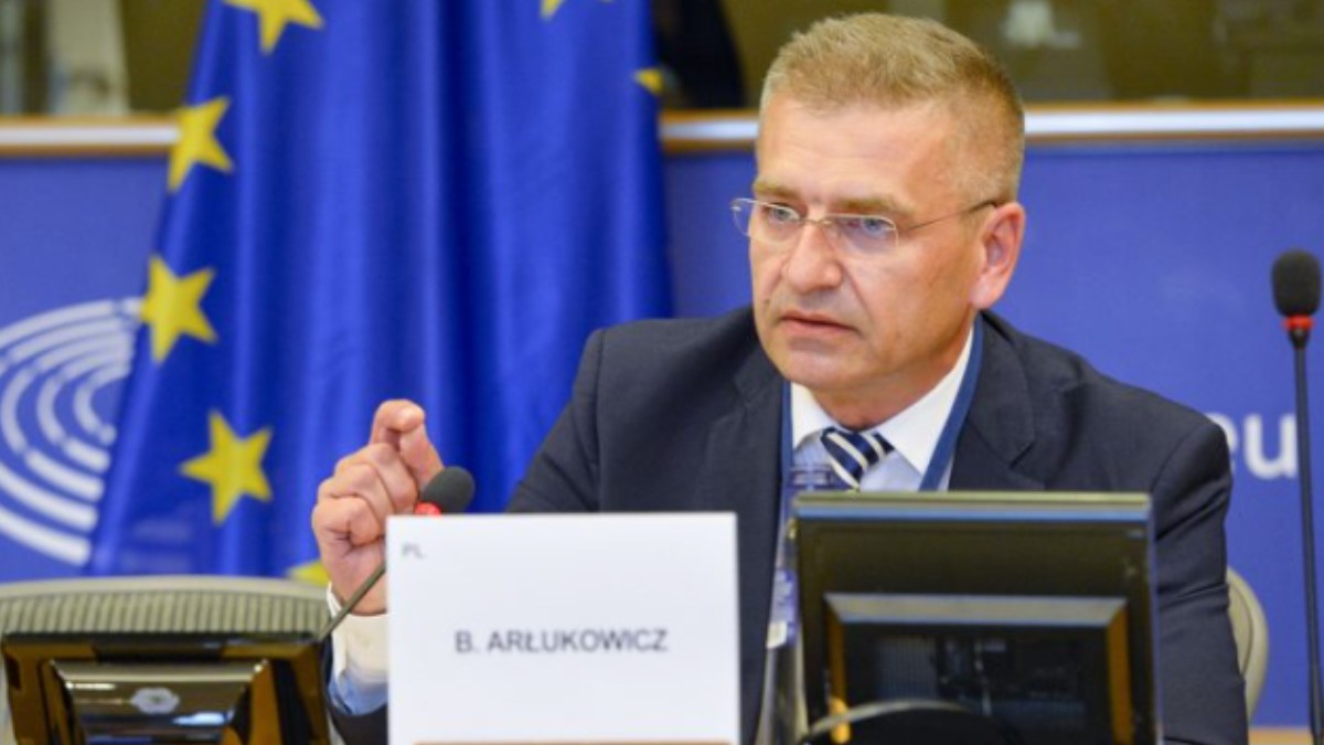El presidente de la subcomisión de Salud del Parlamento Europeo, Bartosz Arlukowicz.
