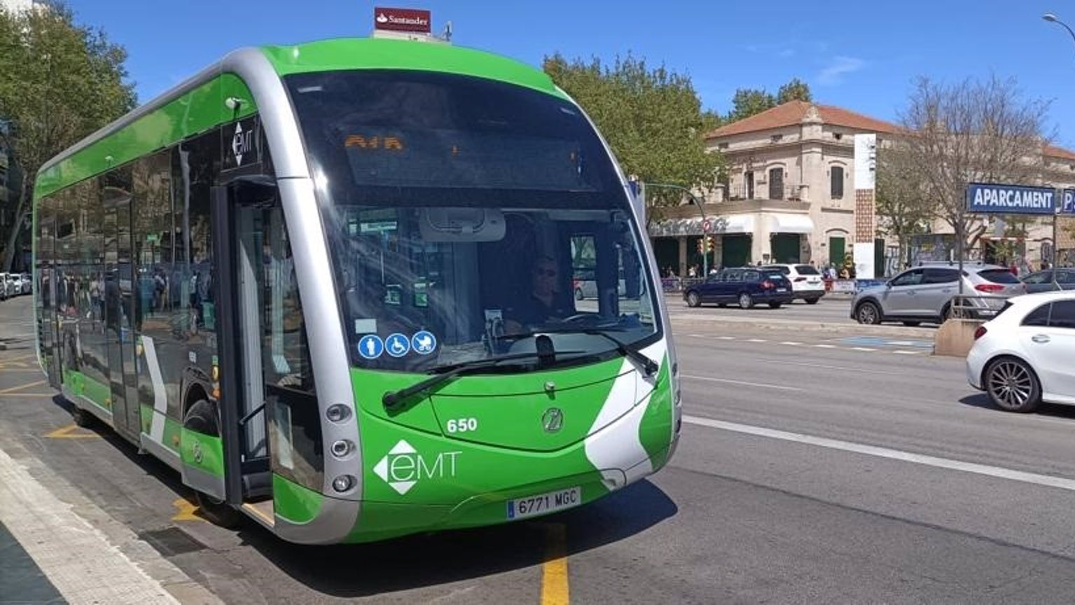 El primero de los 12 autobuses eléctricos de la EMT de Palma.