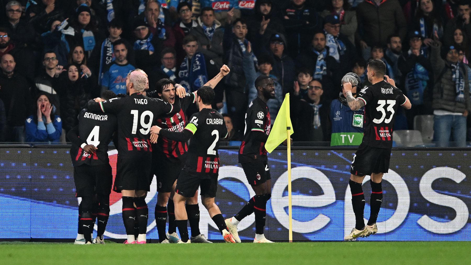 Los jugadores del Milan celebran un gol. (AFP)