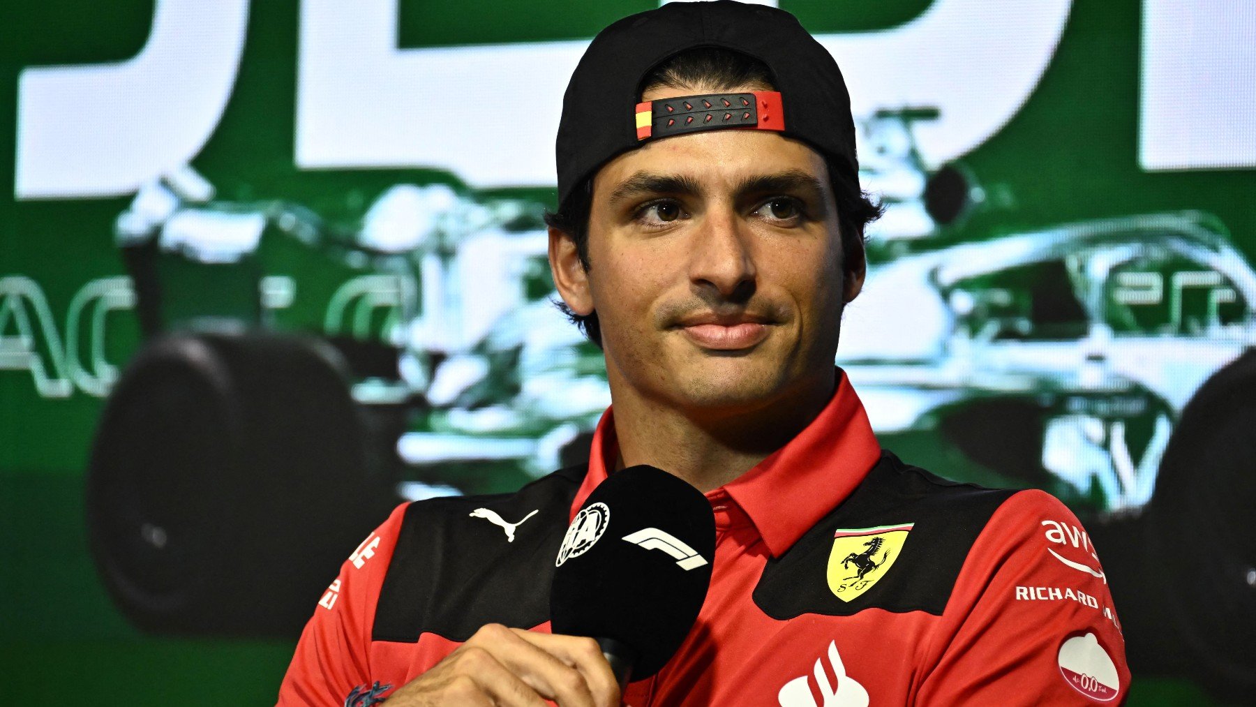 Carlos Sainz durante una rueda de prensa (AFP)