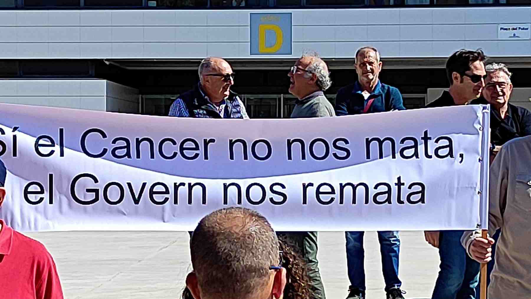 Una de las pancartas de la manifestación de este viernes en Ibiza.