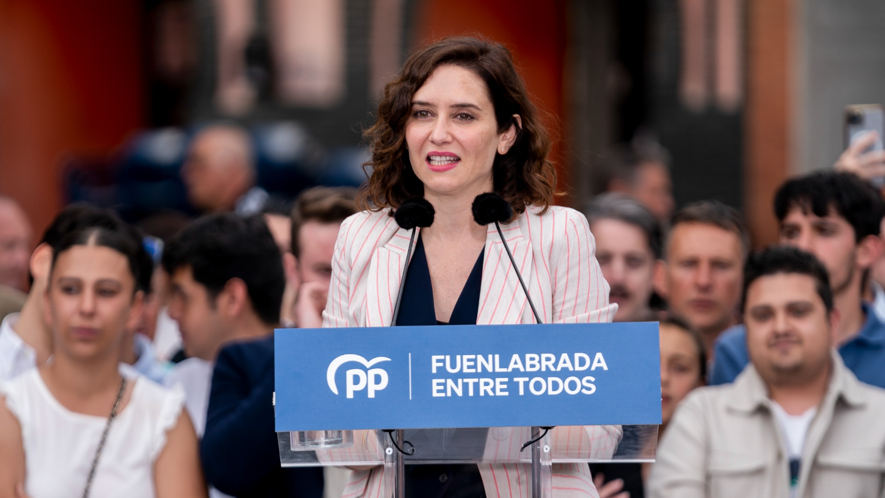 Isabel Díaz Ayuso en un mitin en Fuenlabrada