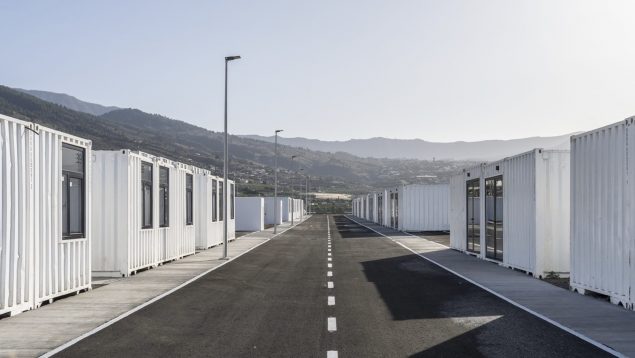 La mayoría de los realojados en La Palma viven en containers adaptados.