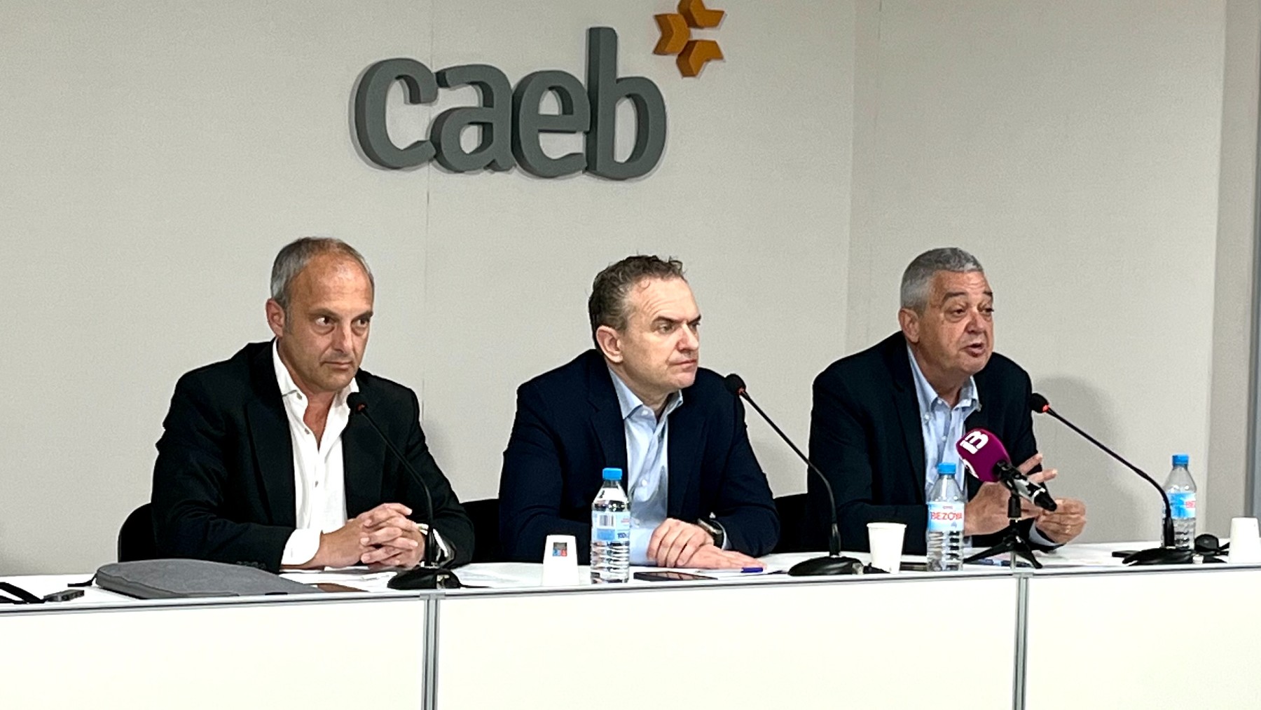 Lenz, Carreras y Martín, en la sede de CAEB.