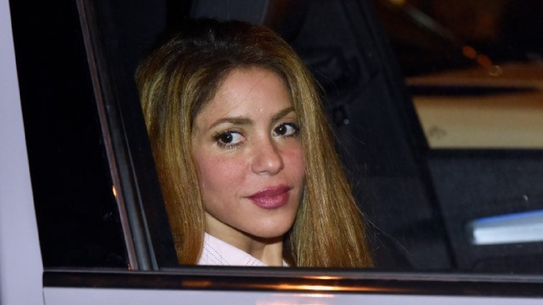 Sale a la luz la identidad del misterioso y apuesto acompañante de Shakira