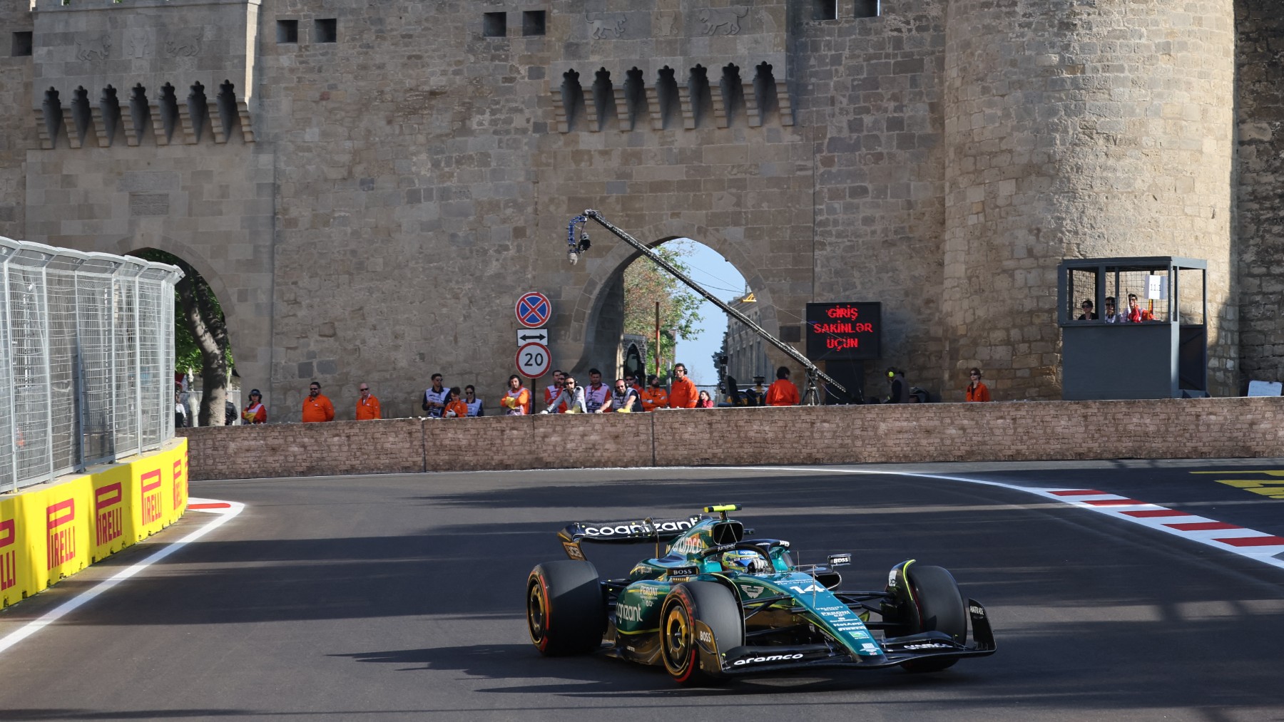 Fernando Alonso, en el Gran Premio de Azerbaiyán. (AFP)