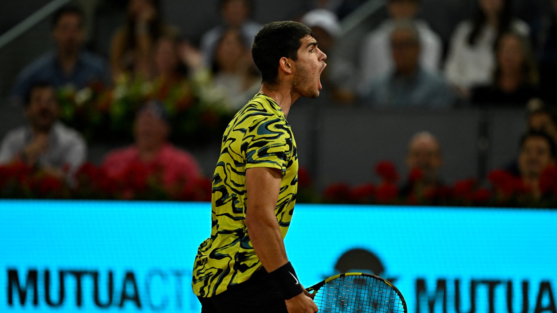 Carlos Alcaraz celebra un punto en el Mutua Madrid Open. (AFP)