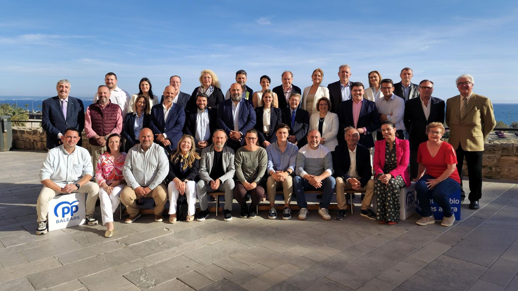 Jaime Martínez con los miembros de su candidatura al Ayuntamiento de Palma.