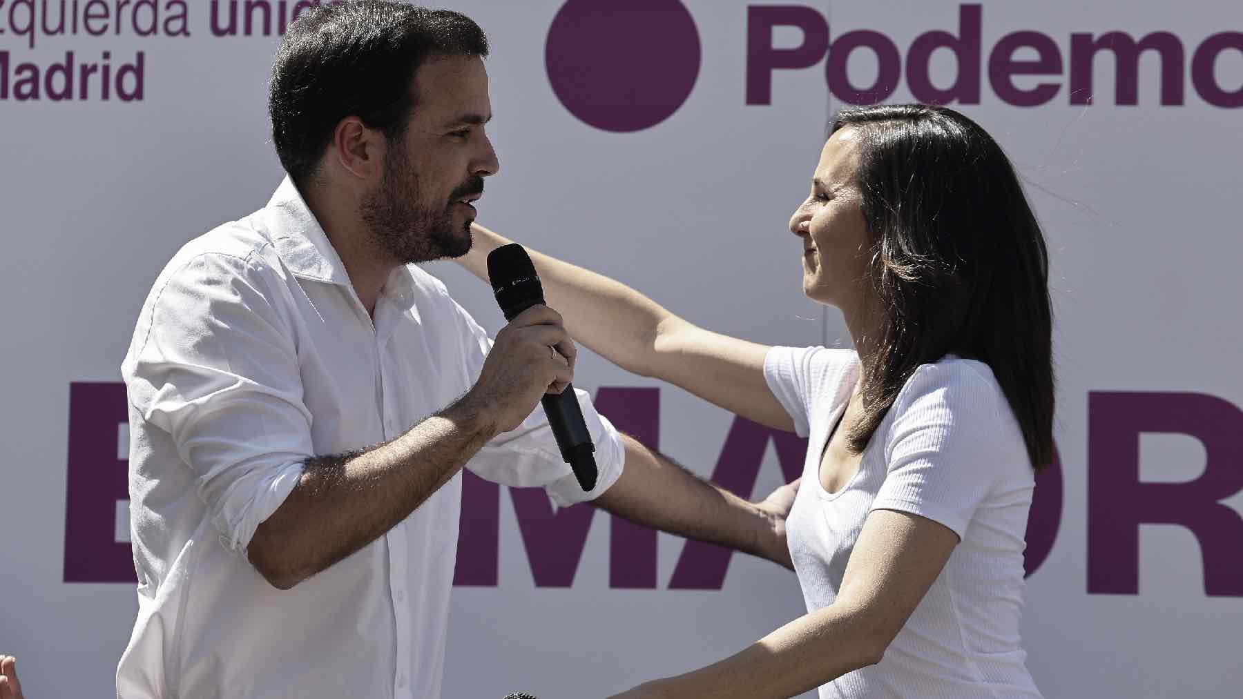 Alberto Garzón (IU) junto a Ione Belarra (Podemos).
