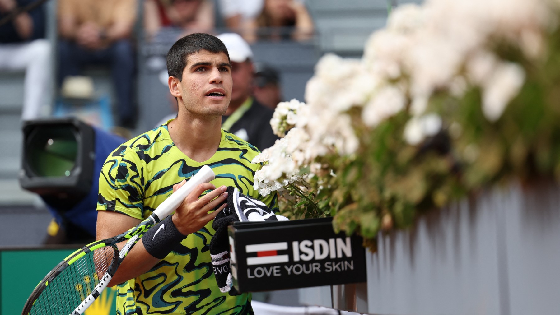 Carlos Alcaraz, en un momento del partido ante Zverev. (AFP)